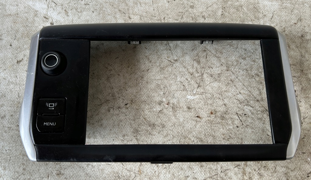 фото №1, Рамка радіо дисплея екрана peugeot 208 i