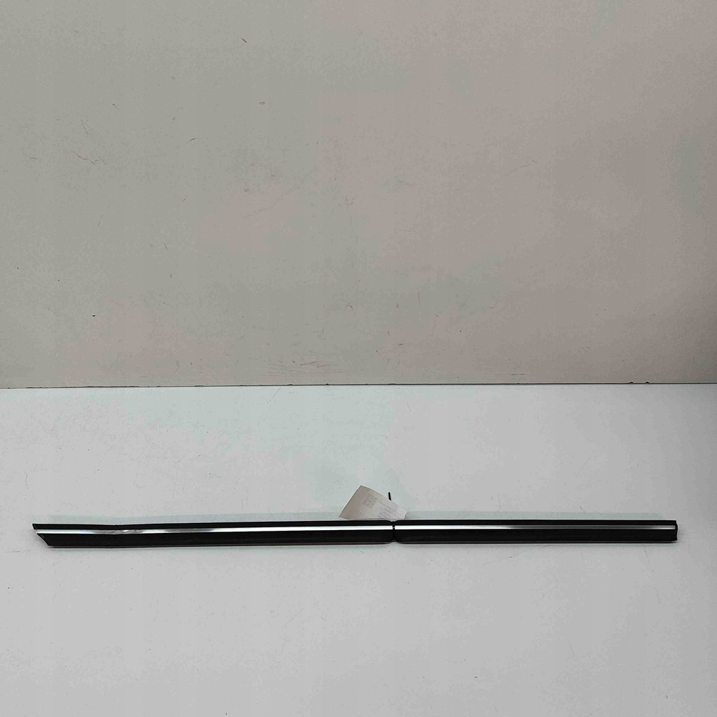 фото №1, Mercedes slk r172 молдинг прокладка стекло молдинг правая a1727200124