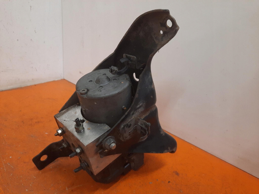 Nissan оригінальний номер 47660 vk310 насос abs Зі Шроту