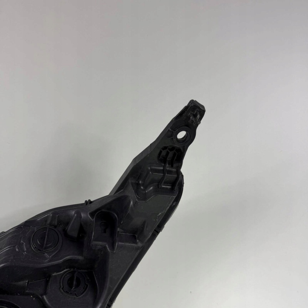 Peugeot 208 i лампа фара правая перед передняя оригинальный номер 89905648 Оригинал