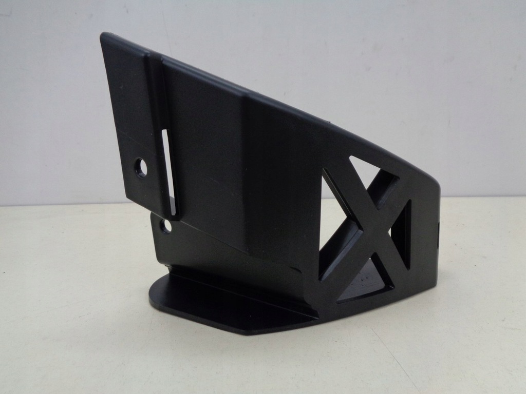 фото №1, Mercedes ml w166 amg направляющая бампер правый задняя