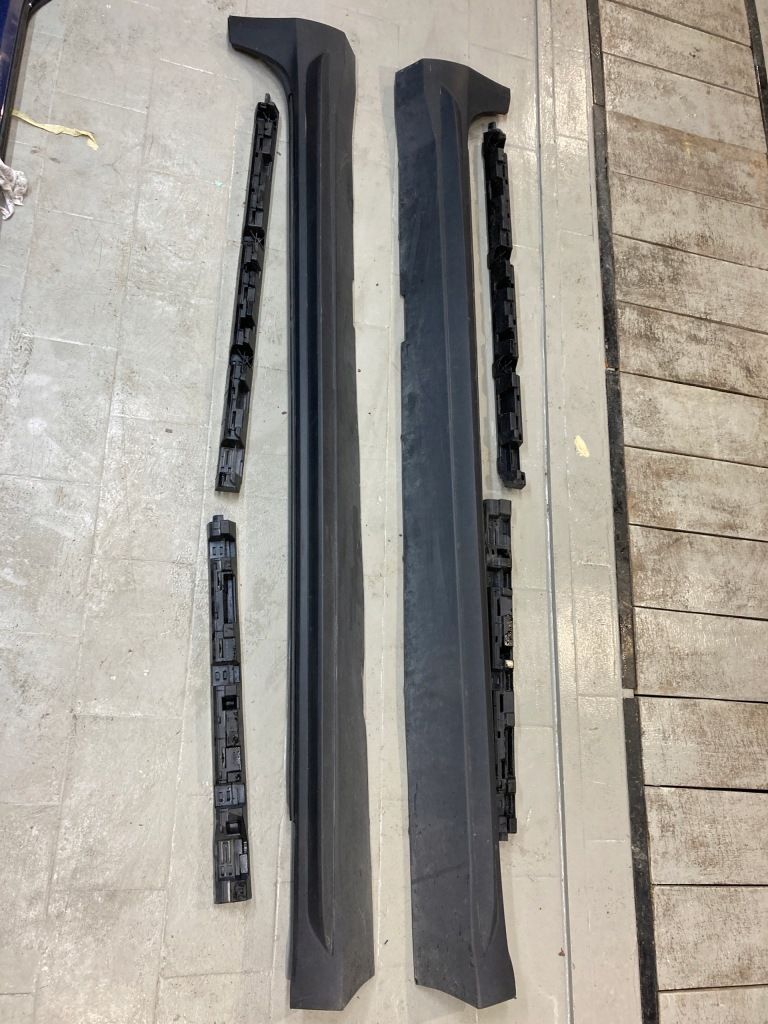 фото №1, Комплект молдинг порог volvo v60 ii cross 2019-