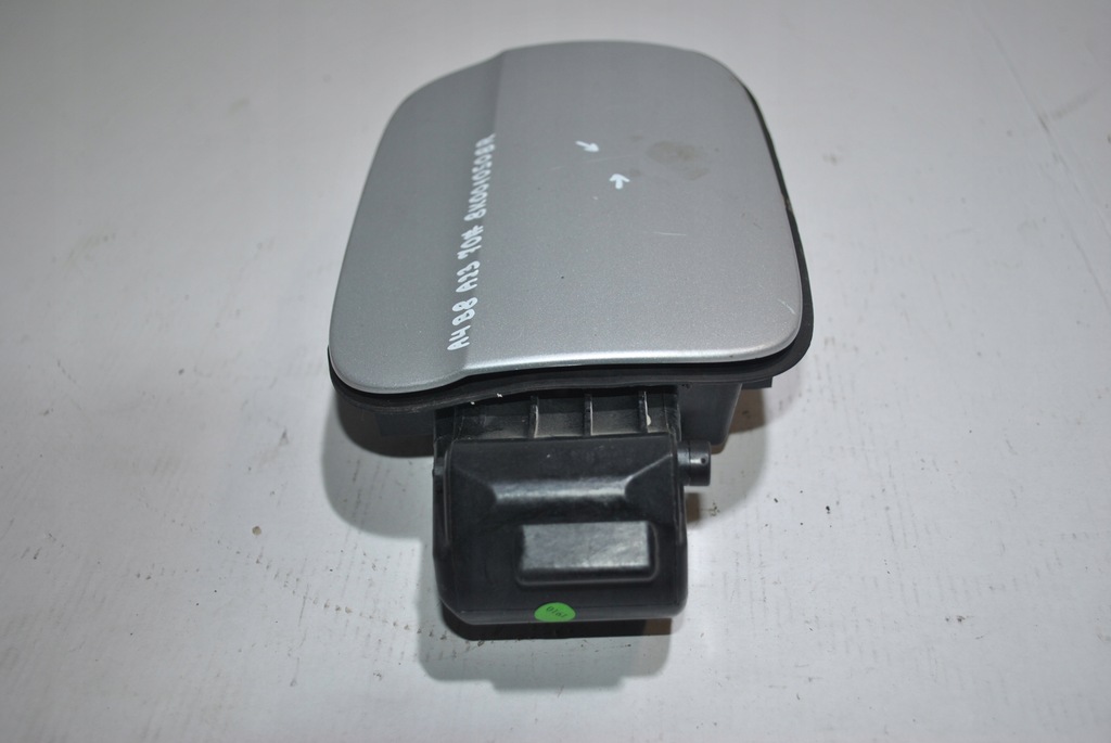 фото №8, Кришка заливної пального audi a4 b8 8k0010508r