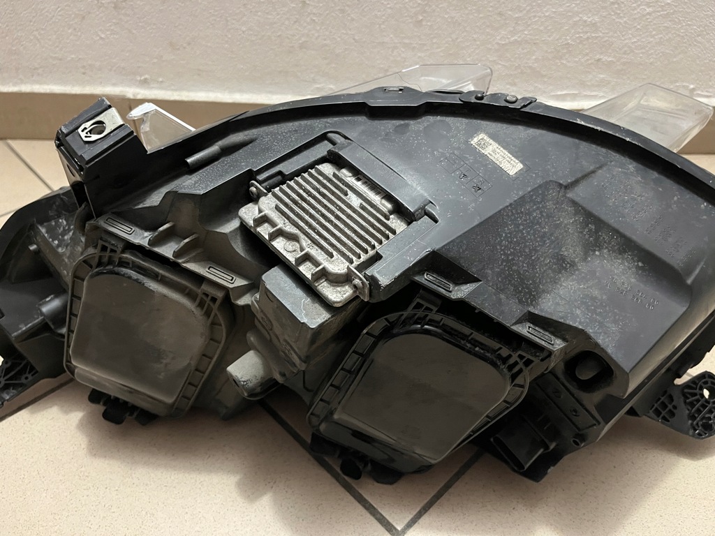 фото №14, Opel vivaro c zafira d life ксенон лампа передняя правая 9832836480