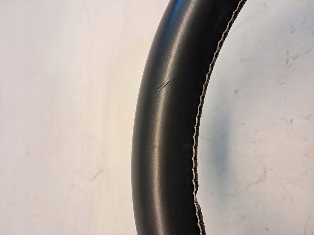 фото №8, Повітропровід шкіра r-design volvo xc40 p32288649