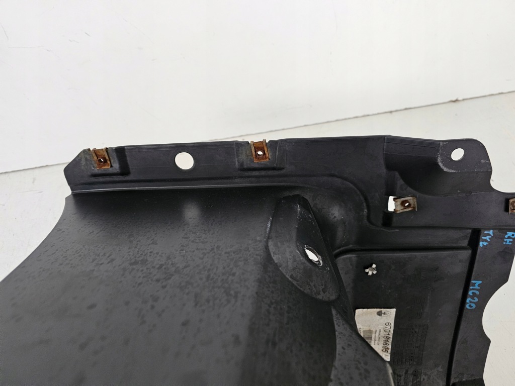 Подкрылок правое задние правый задний  maserati mc20 670181897 670181895 Киев