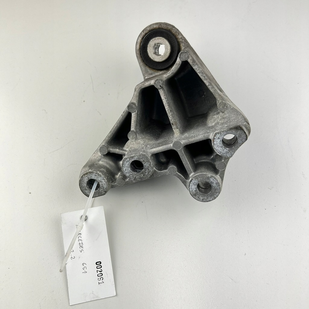 фото №1, Кронштейн двигателя mercedes w176 w117 w246 w156 2.2cdi