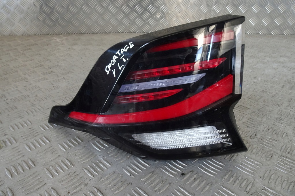 фото №1, Kia sportage v лампа задняя левая 92401-r2000 оригинал 2023r