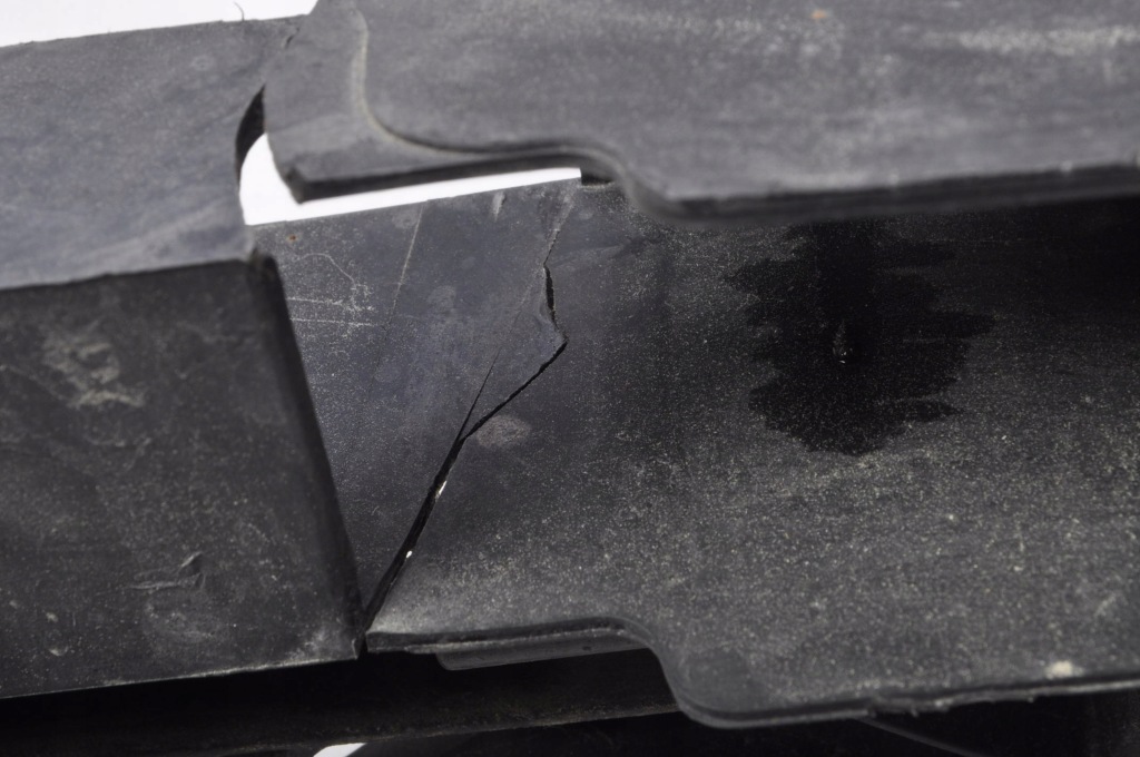 Renault megane iii gt lift решётка радиатора бампера с Разборки