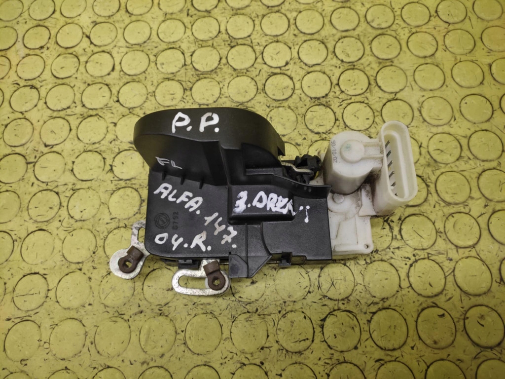 фото №1, Alfa romeo 147 замок дверь правый перед