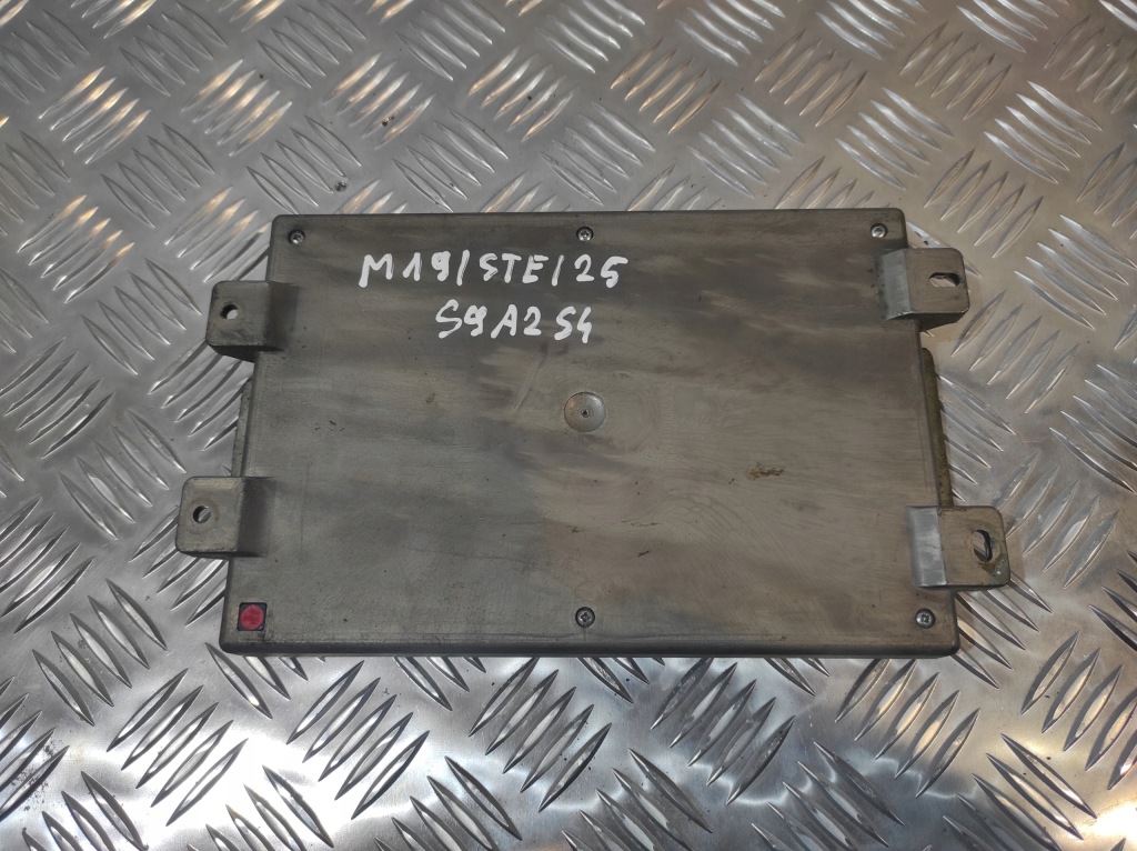 Бортовой компьютер блок управления mux2-b vdo ag d-78052 1364.21020001 версия 1.1 nr.004938 Киев