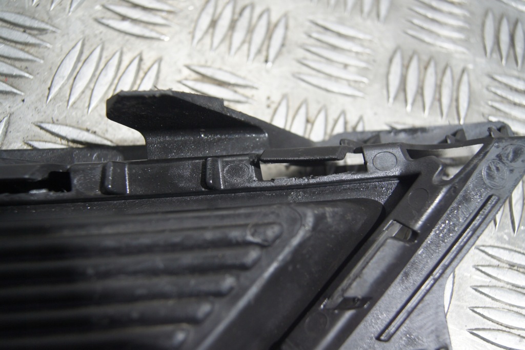 фото №14, Решётка бампера левый перед vw golf sportsvan