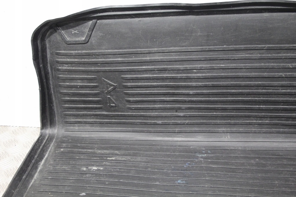 фото №5, Дворник багажника audi a4 b9 8w 8w0 8w9