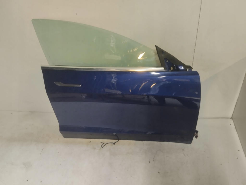 фото №1, Tesla 3 двері правий перед