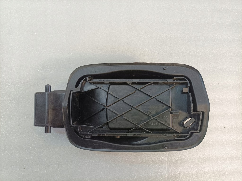 фото №1, Audi a3 sedan вкладыш заливной топлива