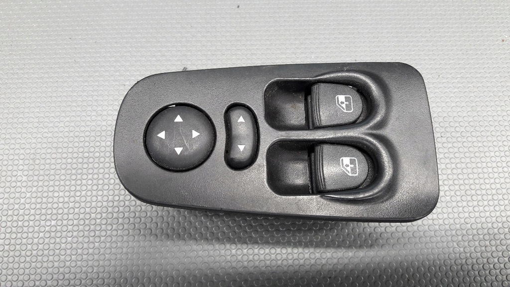 фото №1, 735360605 панель керування вікон водія lancia ypsilon ii