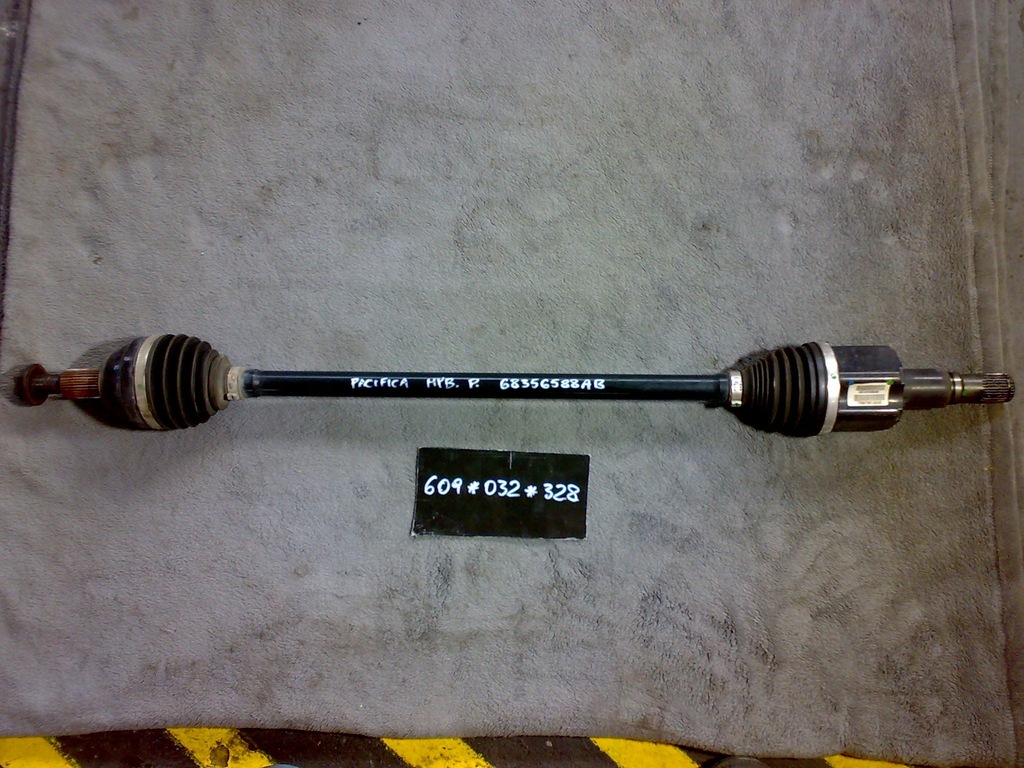 фото №1, Chrysler pacifica hybrid 2017- привідний вал права kpl. idealne