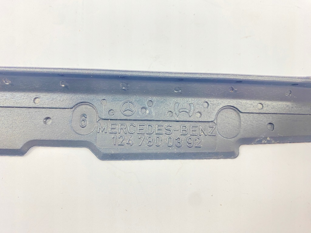 фото №9, Защита резиновый элемент люк левая mercedes w124 ce w126 sec w140 w201 1407800392