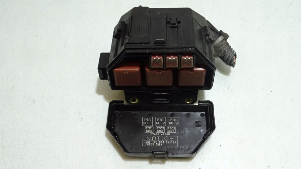фото №1, Коробка предохранителей toyota оригинальный номер 82662-42140