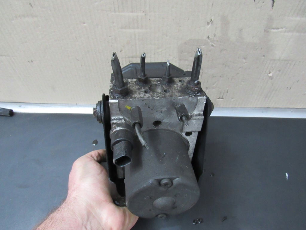 фото №4, Насос abs corolla verso ii 89541-0f010