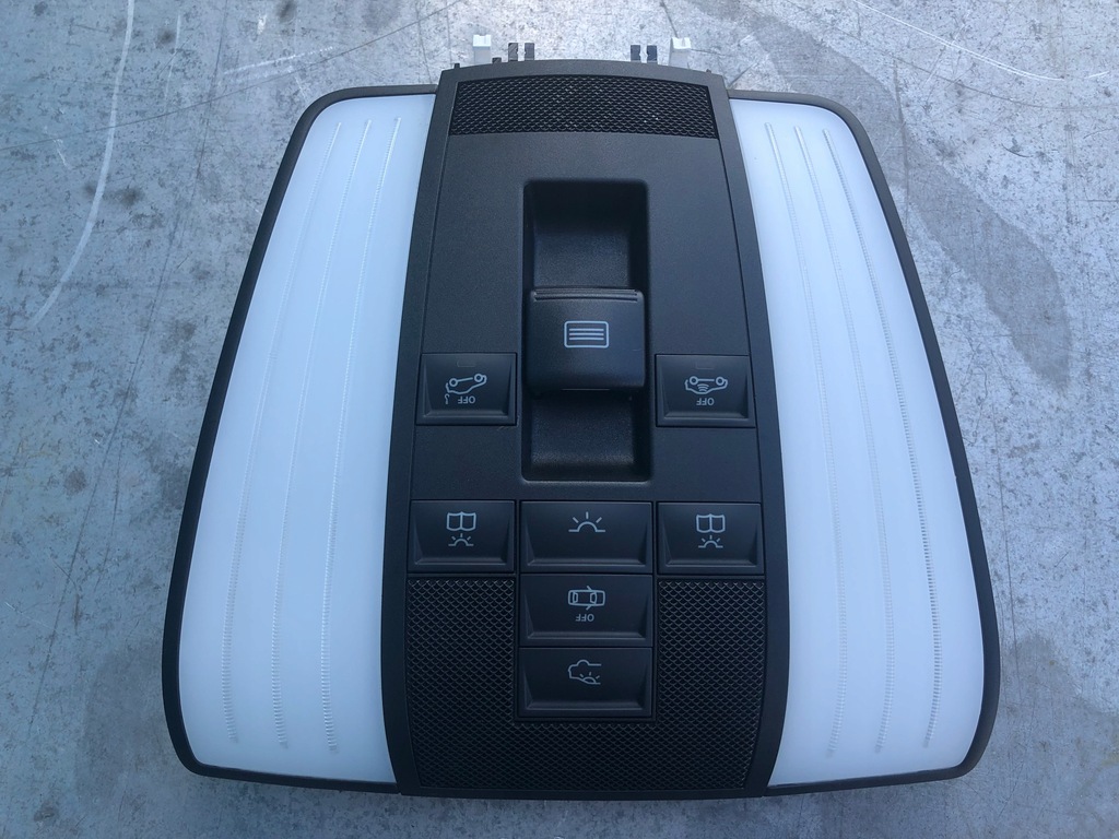 фото №1, Mercedes cls w218 лампа освещение кабины czarna