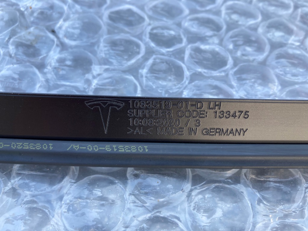 фото №13, Tesla 3 молдинг дахова ліва 1083519