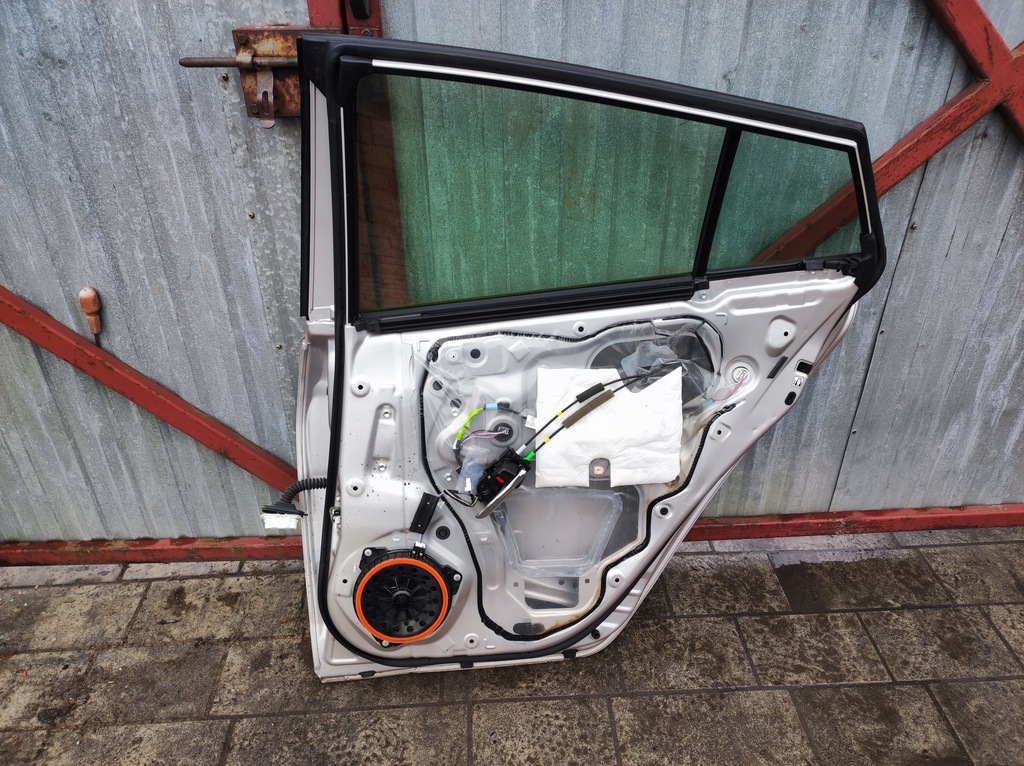 фото №11, Двері праве задня задні toyota prius iv - poznan