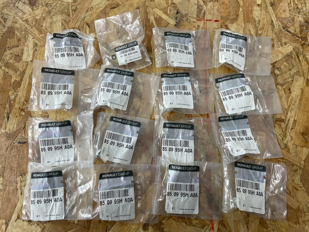 фото №1, Кліпса ковзання бампера заднього nissan rogue 2014- 850995ha0a / 850991va0a