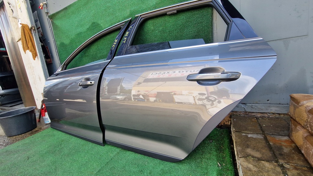 фото №15, Audi a4 b9 lx7r дверь левая