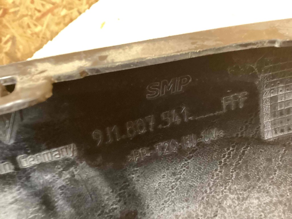 фото №11, Porsche taycan turbo / sport design спойлер бампера перед 9j1807541a