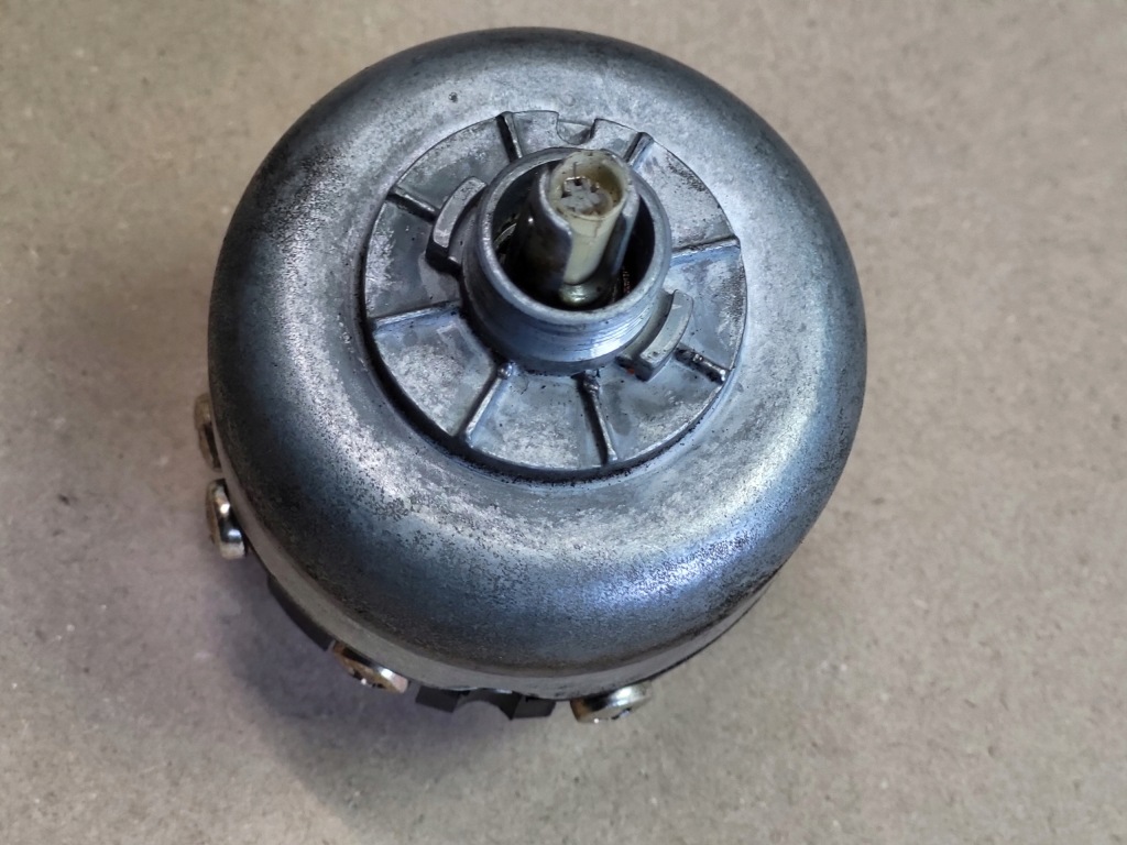 Розподільник струму напруги mercedes 190 w201 n8432 оригінальний номер eu Ціна