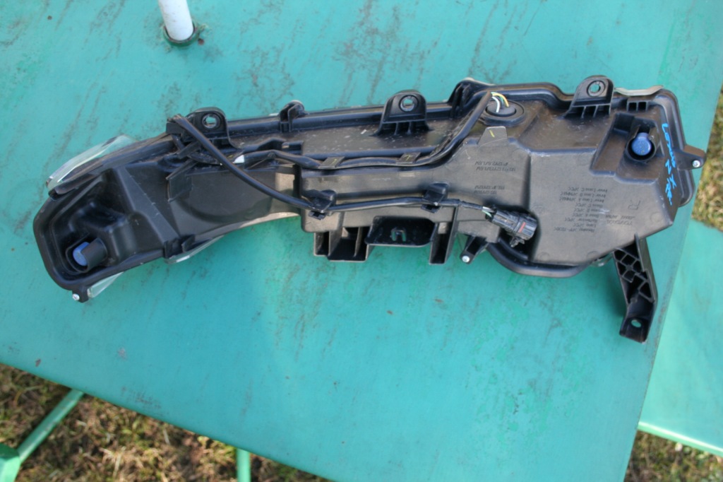 фото №2, Lexus nx - led противотуманная фара - правый.