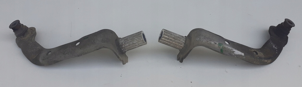 фото №1, Кронштейн подрамник подрамник правый + левый renault captur i