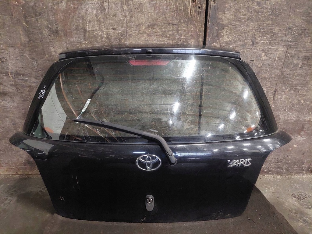 фото №8, Kompletny задняя toyota yaris i lift 209 крышка багажника бампер лампы