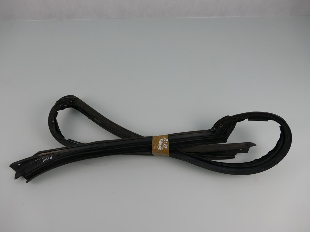 фото №4, Mercedes slk r171 прокладка стекло лобовое перед