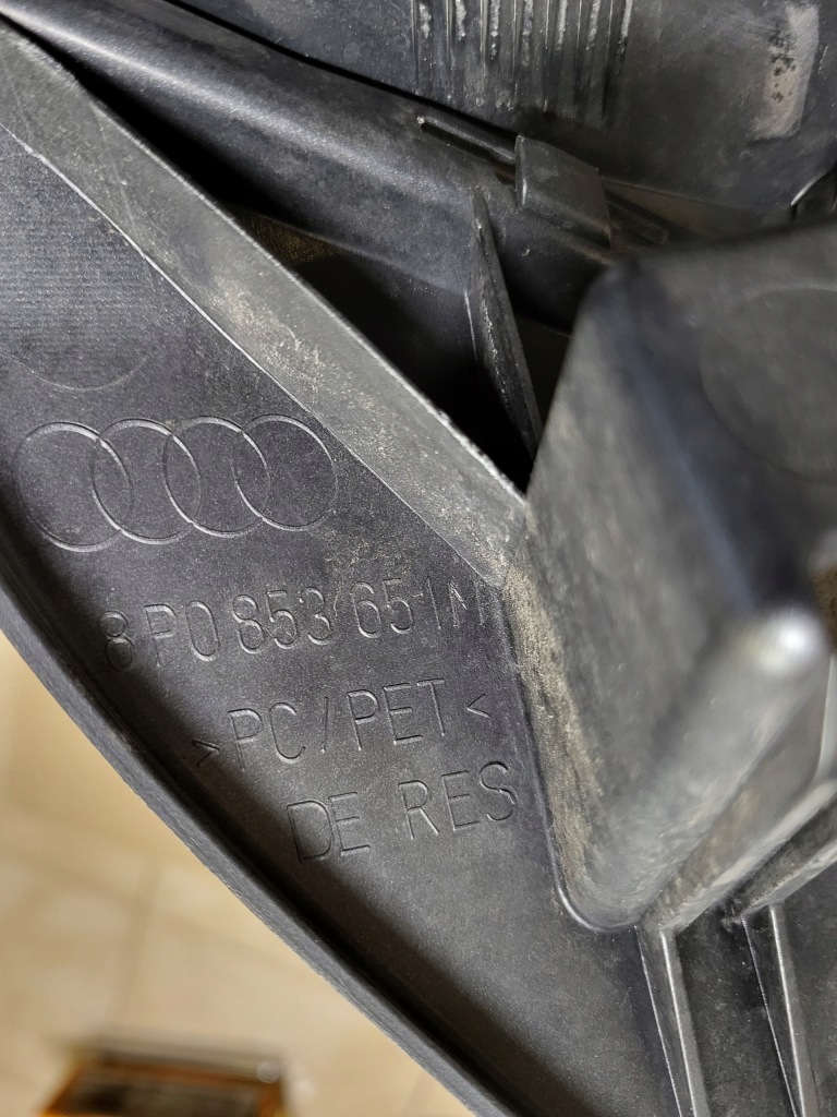 Решітка радіатора радіатора решітка радіатора бампера передній решітка logo audi a3 8p lift оригінальний номер Недорого