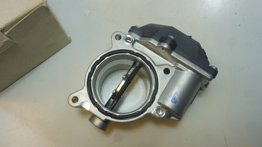 фото №7, Дроссельная заслонка воздуха vw crafter t5 076128063a