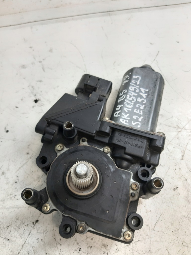 фото №1, Audi a4 b5 моторчик стекло правый перед