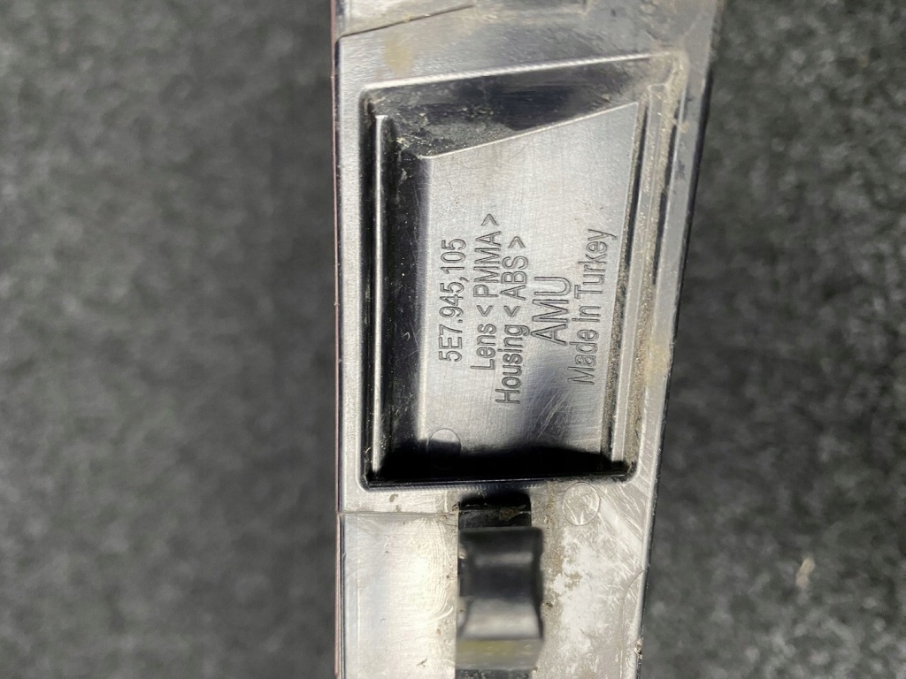 фото №6, Skoda octavia iv 4 отражатель бампера правый левый задняя задний 5e7