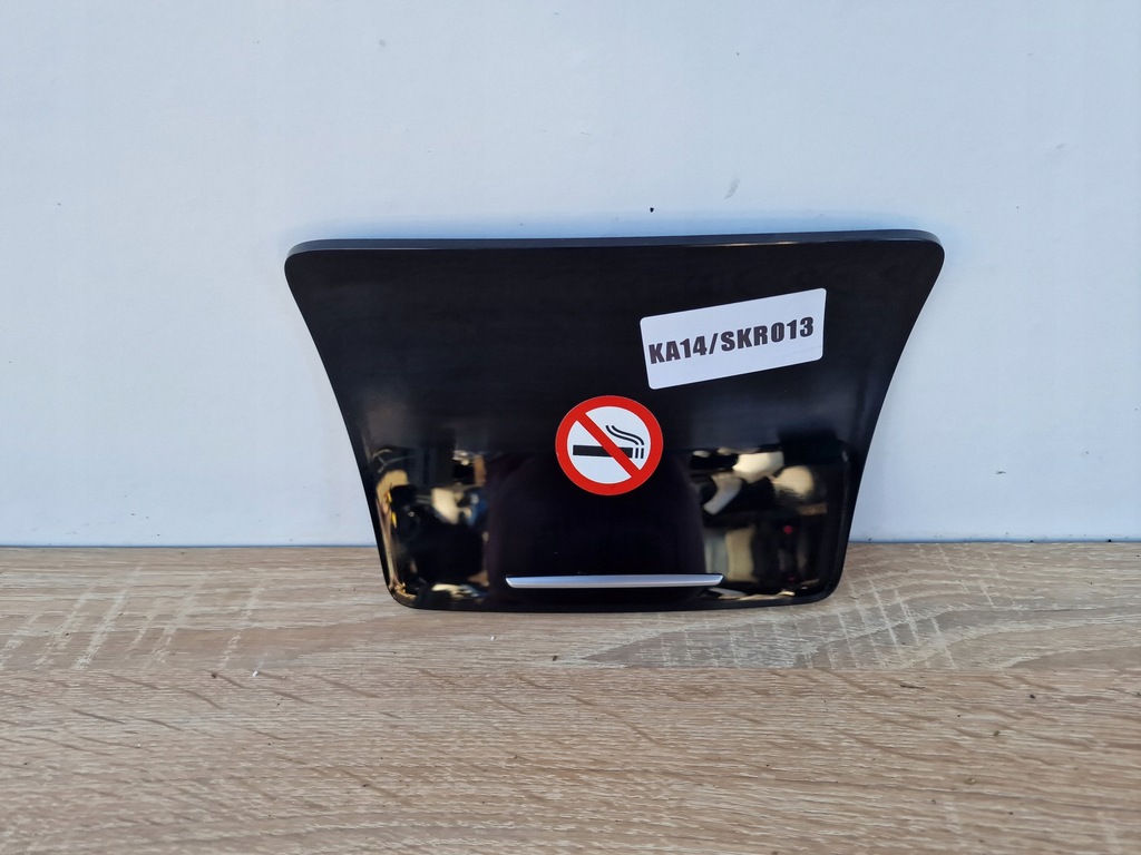 фото №1, Mercedes c-klasa w205 накладка бардачка защита корпус ka14/skr013