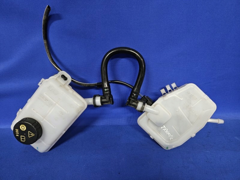 фото №1, Бачки рідина гальмівний renault trafic iii 2.0 dci