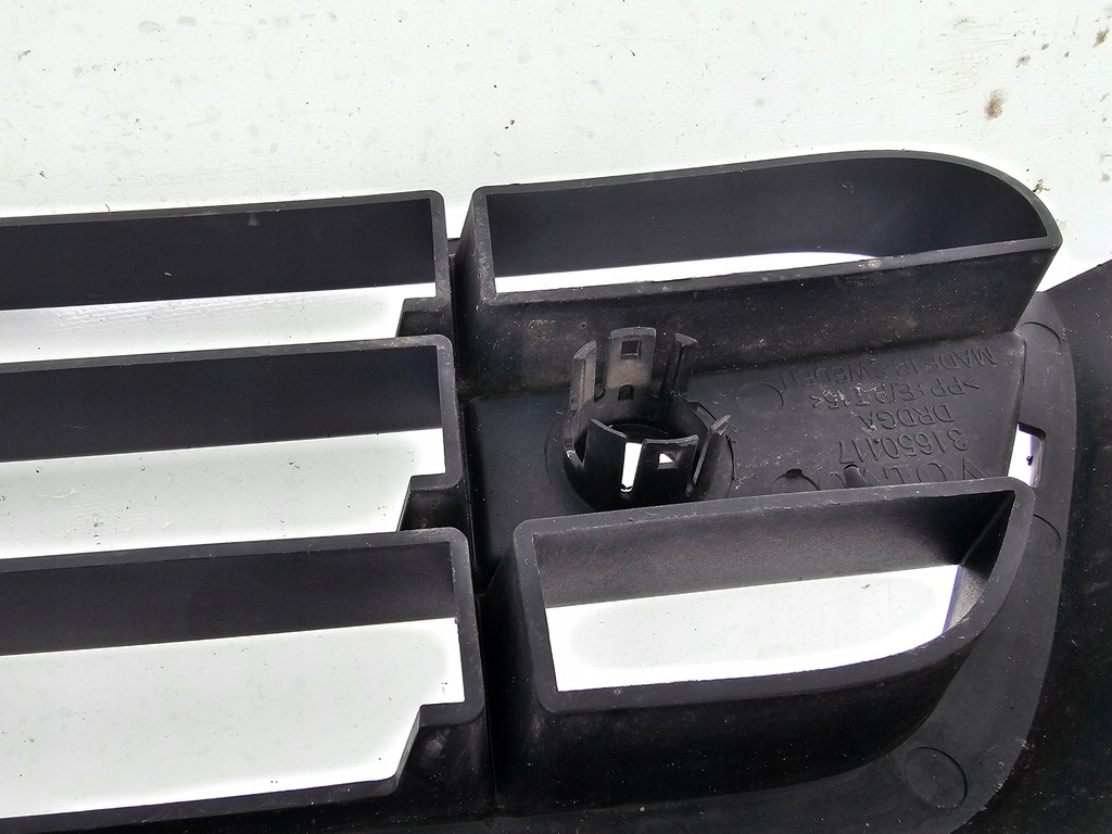 фото №13, Решётка средняя бампера перед volvo xc40 inscription 2017 -