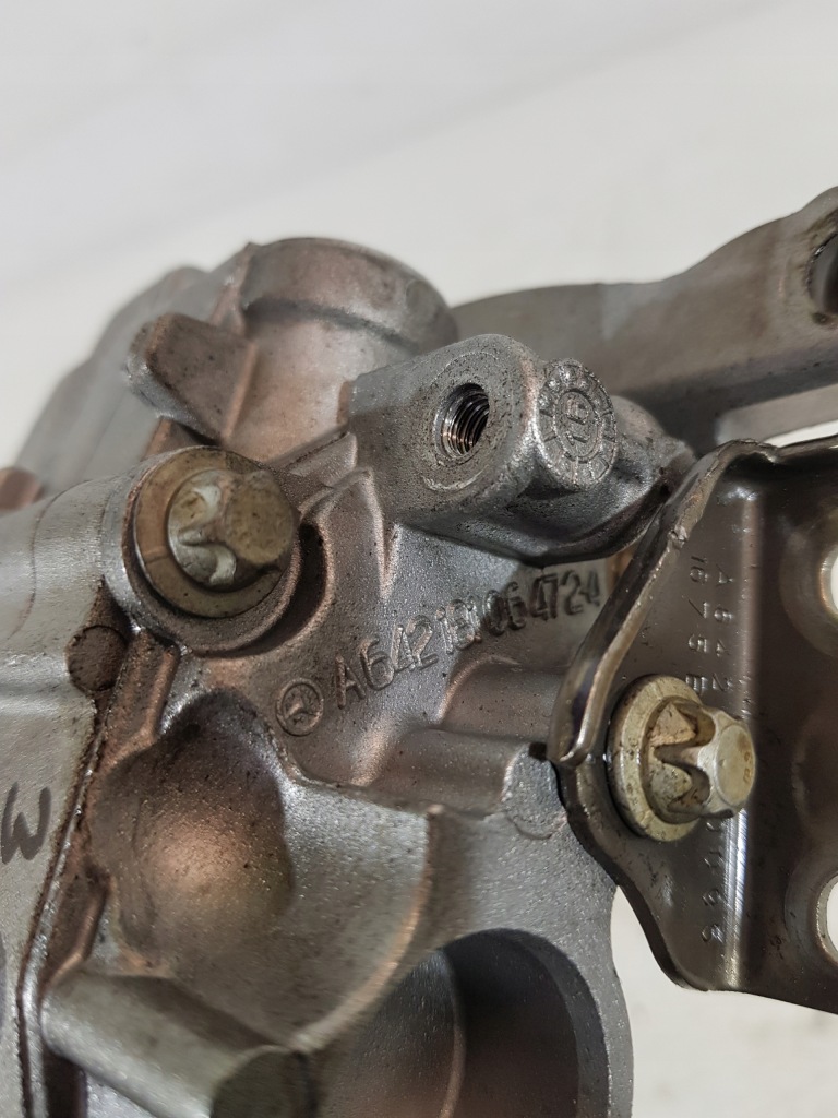 Насос масла a6421810647 mercedes sprinter 3.0 cdi 642896 Киев