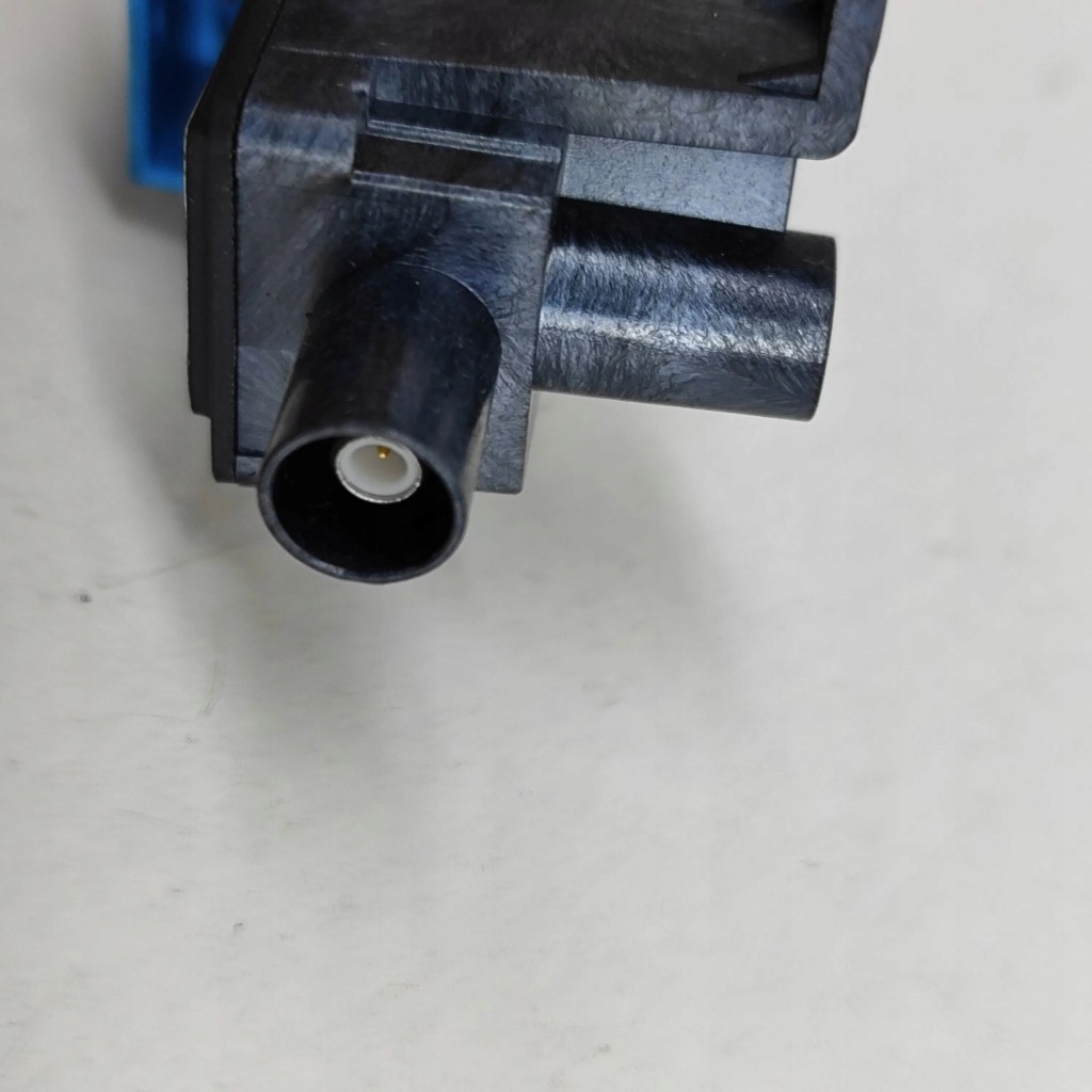 Tesla model y 2023 права сторона камера на крила бічний Недорого