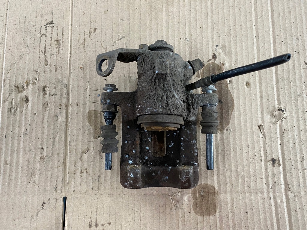 фото №2, A3 8l 99-03 rok супорт гальмівний задня лівий lucas