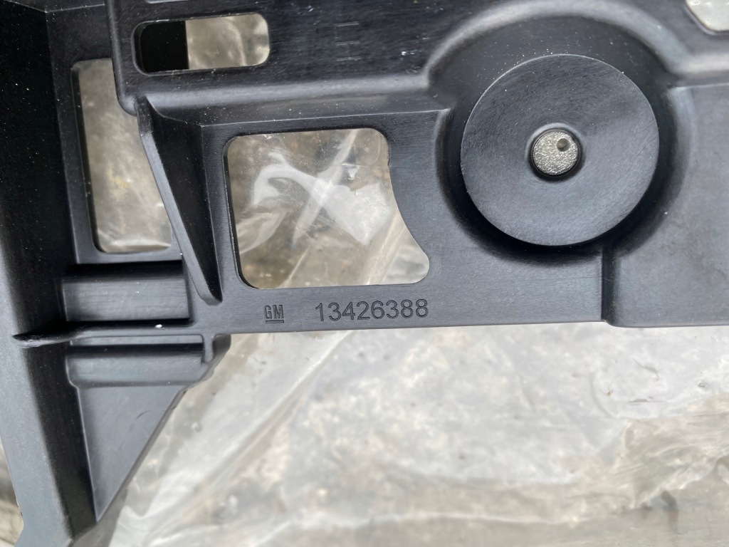 Купити Opel astra k напрямна бампера лівий задній 13426388 оригінал новий