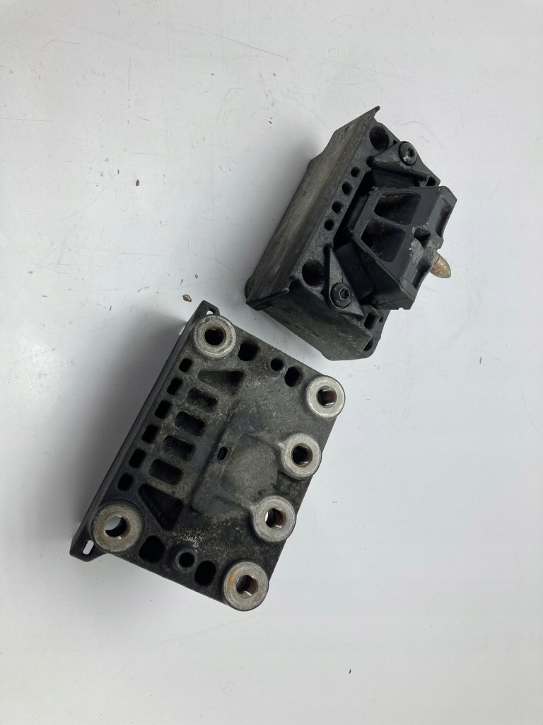 фото №4, Mercedes actros mp4 подушка двигуна