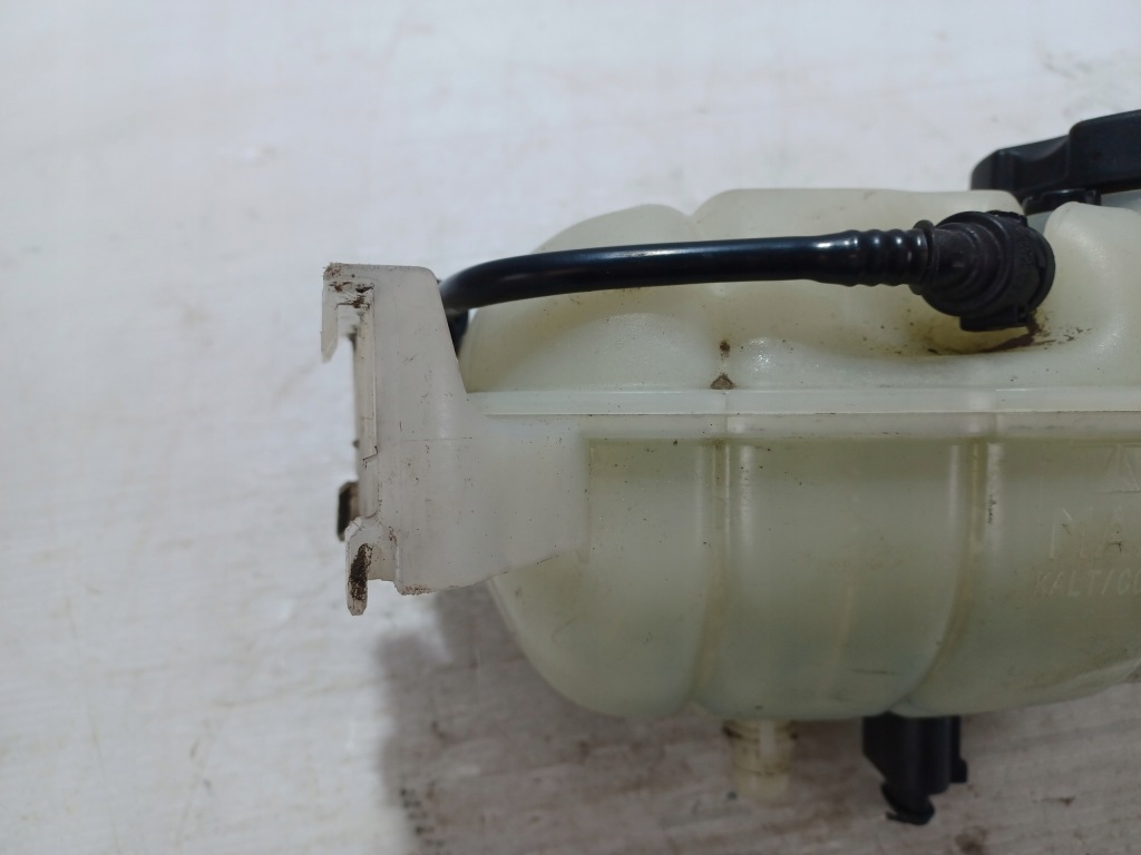 Купити Bmw f20 f30 бак розширювальний 7609468