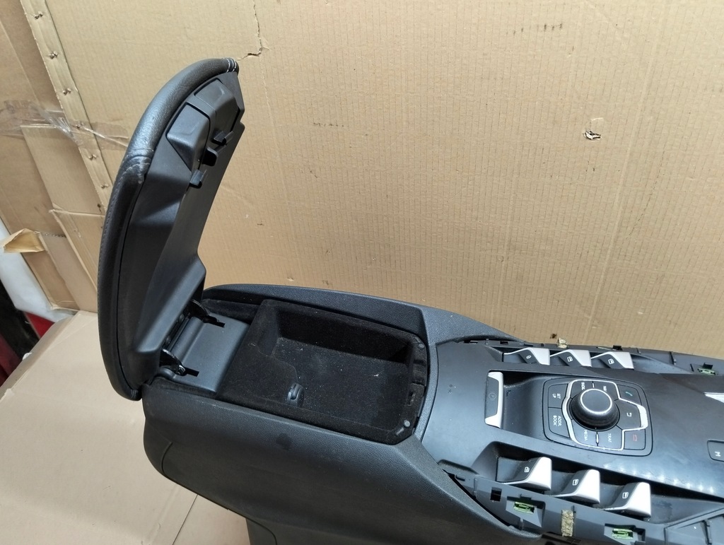 фото №9, Туннель средний подлокотник панель управление citroen ds5