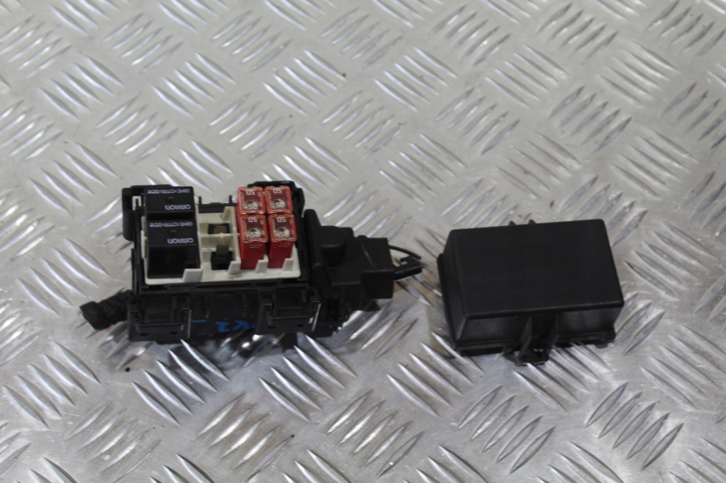 фото №1, Коробка предохранителей jeep grand cherokee wk2 iv